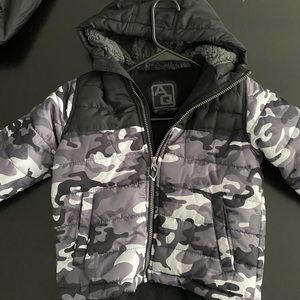 Boys 5/6 Heavy winter jacket